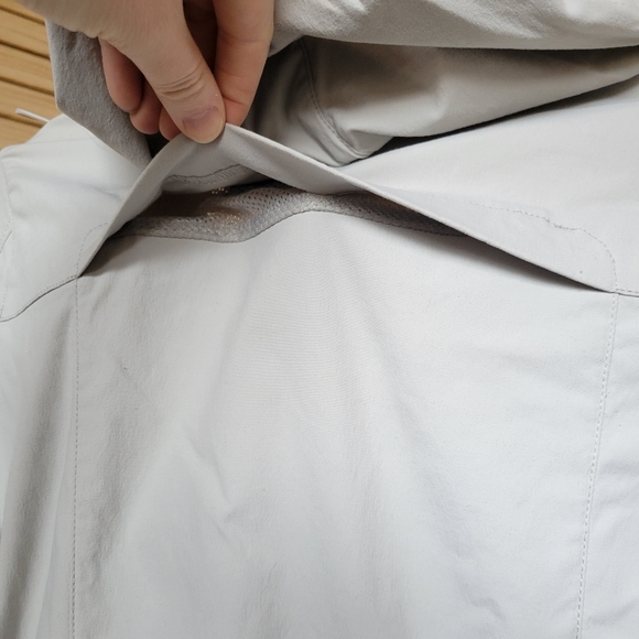 Eddie Baur TRAVEX grey jacket with hood, zipper and many button pockets. - Picture 5 of 5